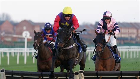 Ladbrokes John Francome Novices' Chase (Grade 2) (GBB Race).